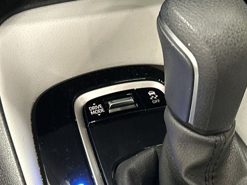 Used 2025 Toyota Corolla SE w/ Convenience Package FWD image 27