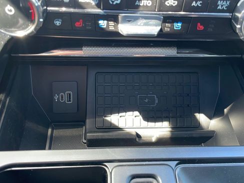 Used 2025 Ford F150 Platinum w/ Equipment Group 702A High AWD/4WD image 37