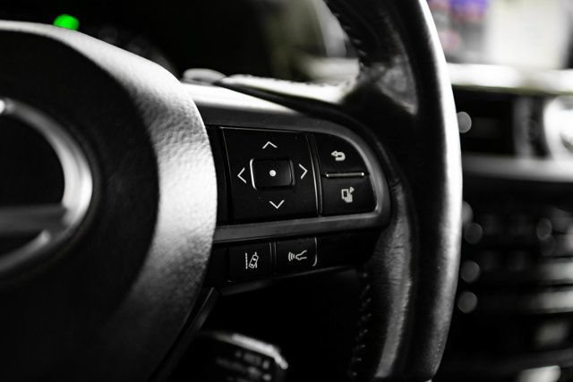 Used 2016 Lexus LX 570 4WD w/ Luxury Package image 48