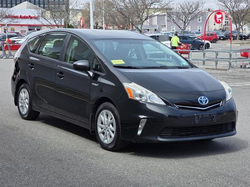 Used 2014 Toyota Prius V Three image 3