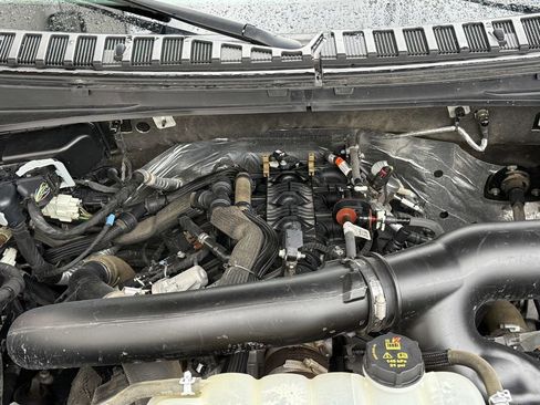 Used 2023 Ford Expedition Limited image 9