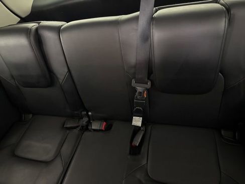 Used 2017 Nissan Armada Platinum w/ Interior Lighting Package image 28