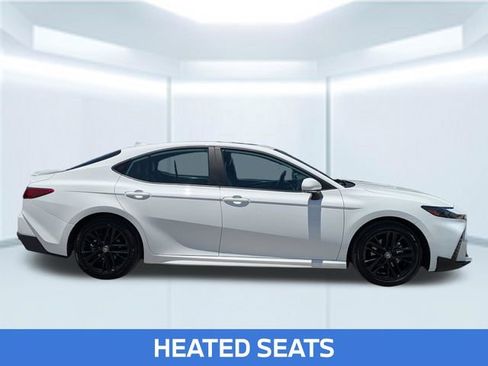 Used 2025 Toyota Camry SE w/ Convenience Package FWD image 8