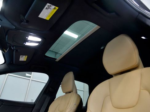 Used 2023 Volvo XC60 T8 Ultimate w/ Protection Package Premier image 28