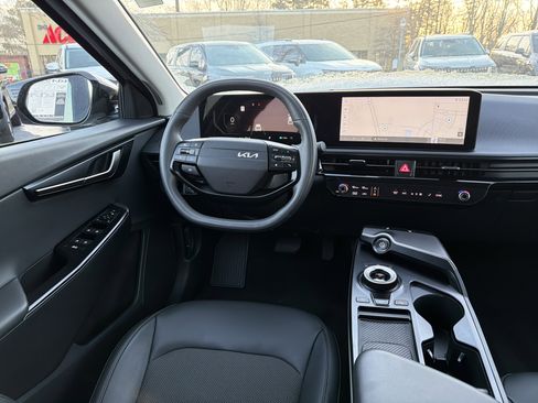 Used 2025 Kia EV6 Light image 22