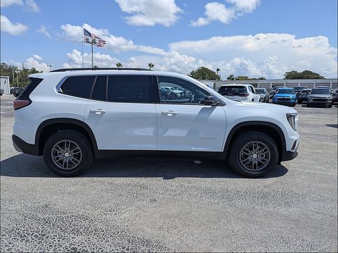 New 2026 GMC Acadia Elevation FWD image 3