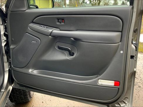 Used 2006 Chevrolet Silverado 2500 LT w/ Onstar Plus Package image 23