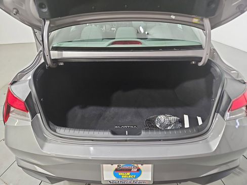 Used 2023 Hyundai Elantra SEL w/ Cargo Package FWD image 22