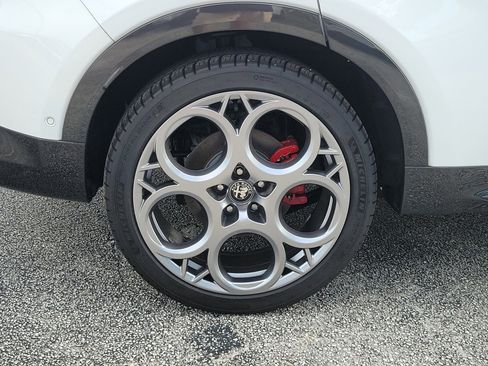 Used 2024 Alfa Romeo Tonale Veloce image 5