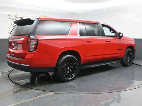 Used 2022 Chevrolet Suburban LT w/ LT Signature Plus Package image 52