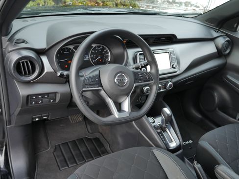 Certified 2020 Nissan Kicks S image 4