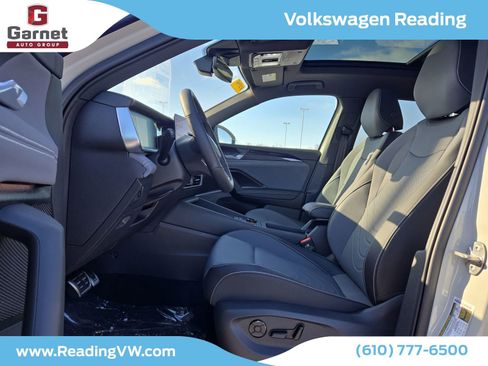 New 2026 Volkswagen Tiguan SE R-Line image 11