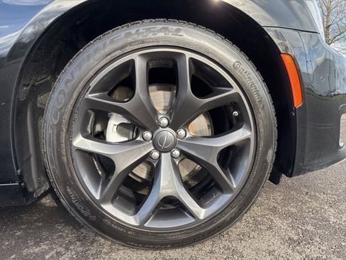 Used 2022 Chrysler 300 Touring L w/ Popular Equipment Group image 9