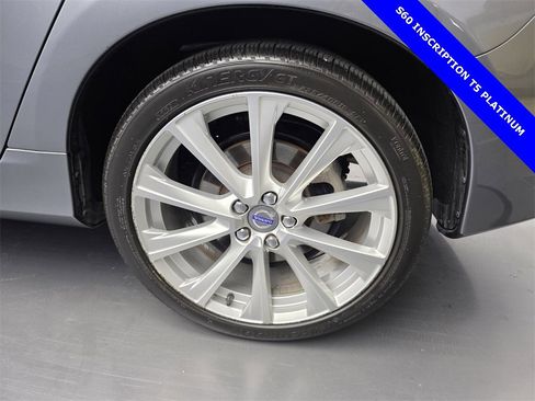 Used 2018 Volvo S60 T5 Inscription Platinum image 17
