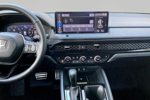 Used 2025 Honda Accord Sport image 9
