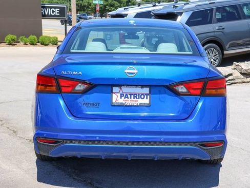 Used 2025 Nissan Altima 2.5 SV FWD image 4
