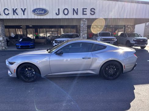 Used 2024 Ford Mustang Premium image 1