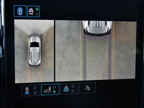 Used 2024 GMC Acadia Elevation image 22