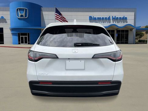 New 2026 Honda HR-V LX image 4