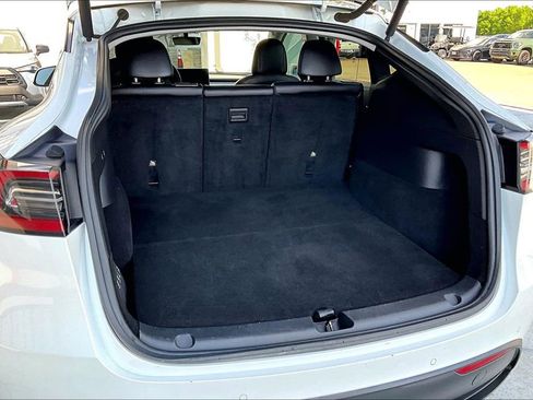 Used 2021 Tesla Model Y Long Range image 24