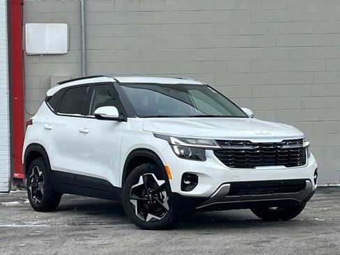 Certified 2025 Kia Seltos S image 1