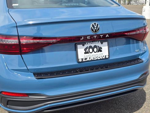 New 2026 Volkswagen Jetta SE FWD image 12
