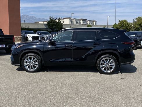 Used 2024 Toyota Highlander Limited AWD/4WD image 40