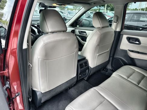 Used 2024 Nissan Rogue SL w/ SL Premium Package FWD image 17