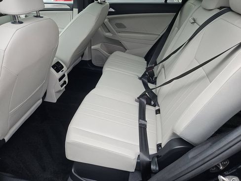 Used 2023 Volkswagen Tiguan SE R-Line AWD/4WD image 31