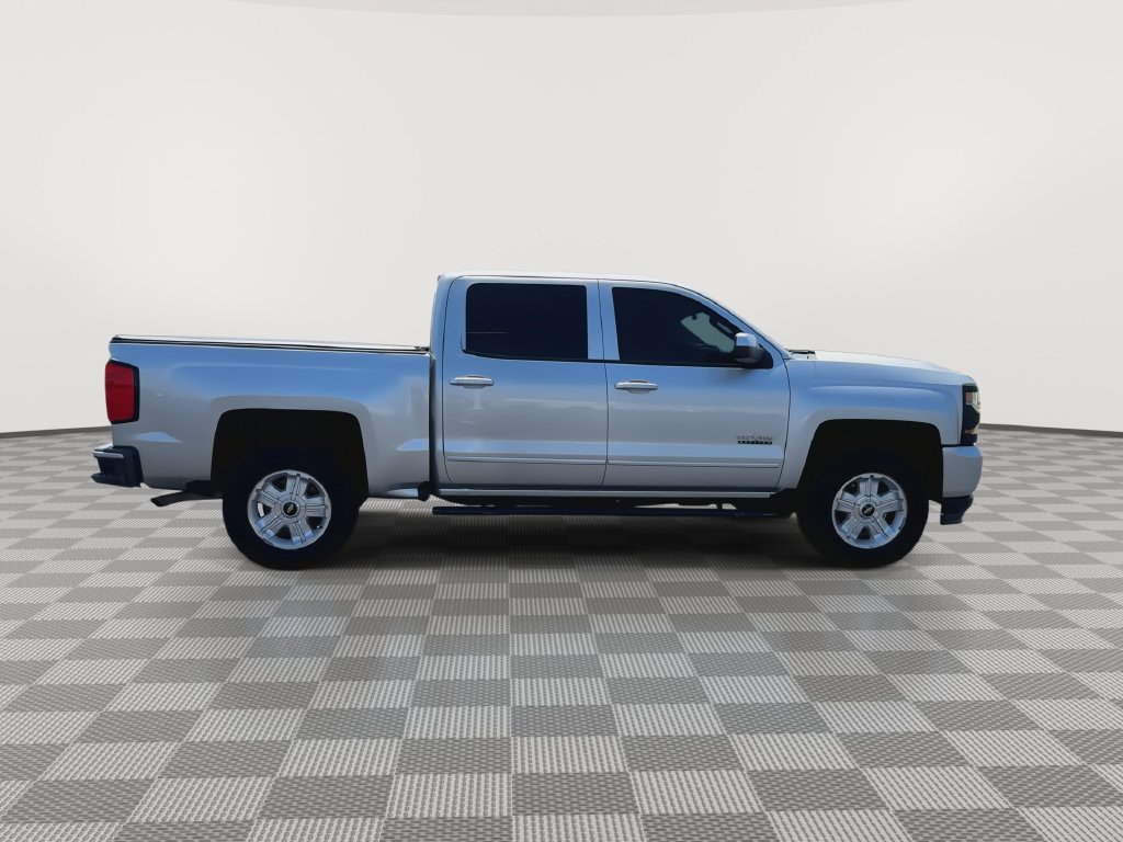 Used 2018 Chevrolet Silverado 1500 LT w/ Texas Edition AWD/4WD image 9
