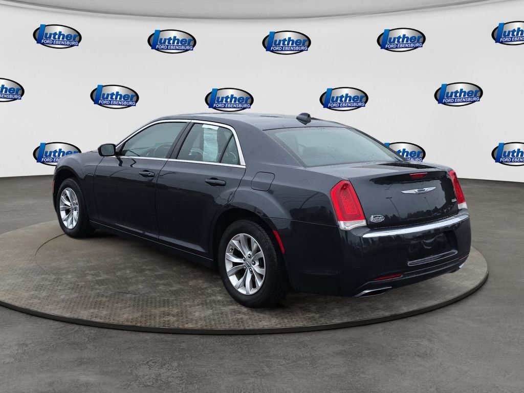 Used 2016 Chrysler 300 Limited RWD image 3