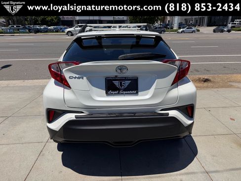 Used 2021 Toyota C-HR XLE FWD image 6