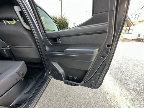 Used 2024 Toyota Tacoma SR5 AWD/4WD image 40