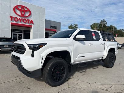 New 2025 Toyota Tacoma SR5