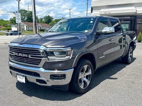 Used 2022 RAM 1500 Laramie AWD/4WD image 3