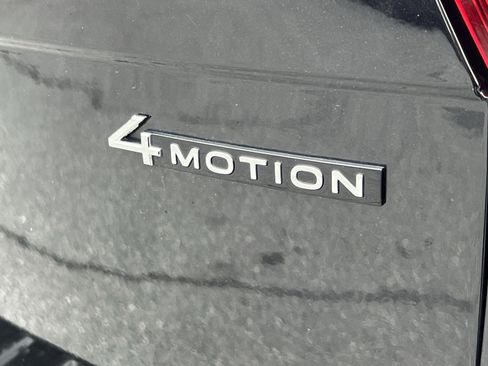 Used 2022 Volkswagen Tiguan SE R-Line AWD/4WD image 36