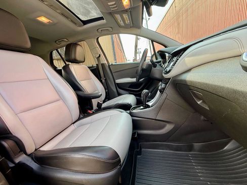 Used 2018 Chevrolet Trax Premier AWD/4WD image 31
