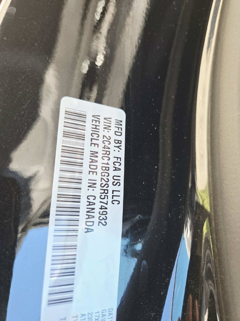 Used 2025 Chrysler Pacifica Select FWD image 38