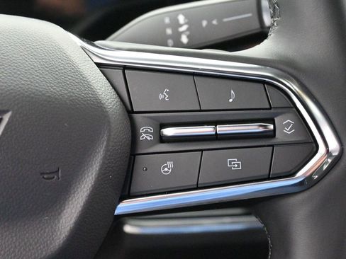 Used 2025 Chevrolet Equinox LT AWD/4WD image 18