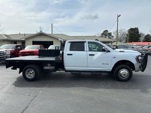 Used 2021 RAM 3500 Tradesman w/ Chrome Appearance Group image 4