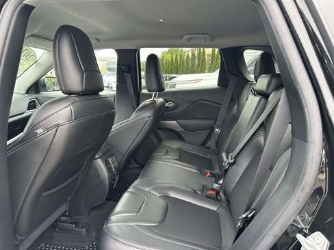 Used 2020 Jeep Cherokee Latitude Plus w/ Comfort/Convenience Group image 12