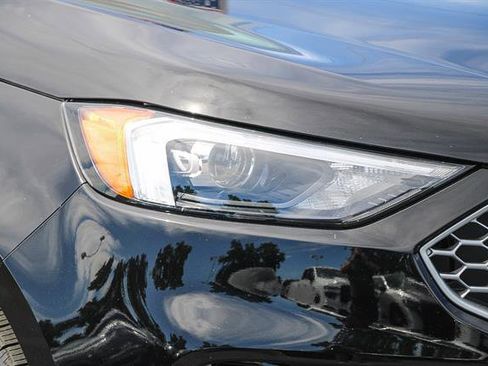 Used 2024 Ford Edge SEL image 8