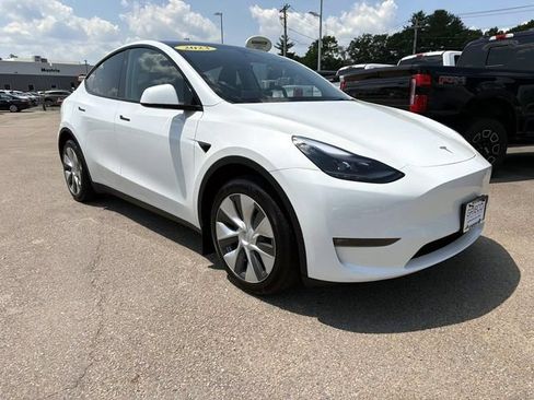 Used 2023 Tesla Model Y Long Range AWD/4WD image 1