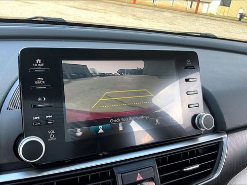 Used 2020 Honda Accord Touring image 14