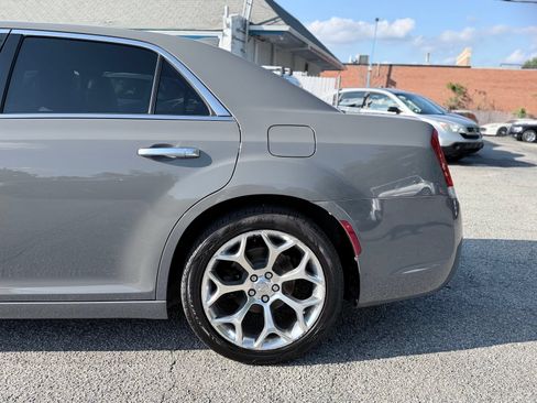 Used 2018 Chrysler 300 C w/ Safetytec Plus Group RWD image 13
