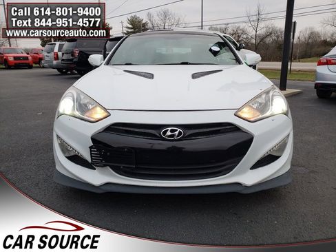 Used 2015 Hyundai Genesis 3.8 image 2