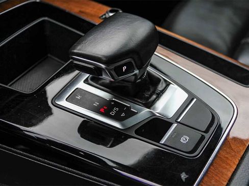 Used 2023 Audi Q5 2.0T Premium w/ Convenience Package image 17