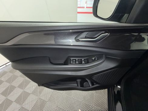 Used 2023 Jeep Grand Cherokee Laredo w/ Luxury Tech Group I image 15