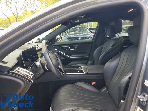 Used 2022 Mercedes-Benz S 500 4MATIC w/ AMG Line Package image 17