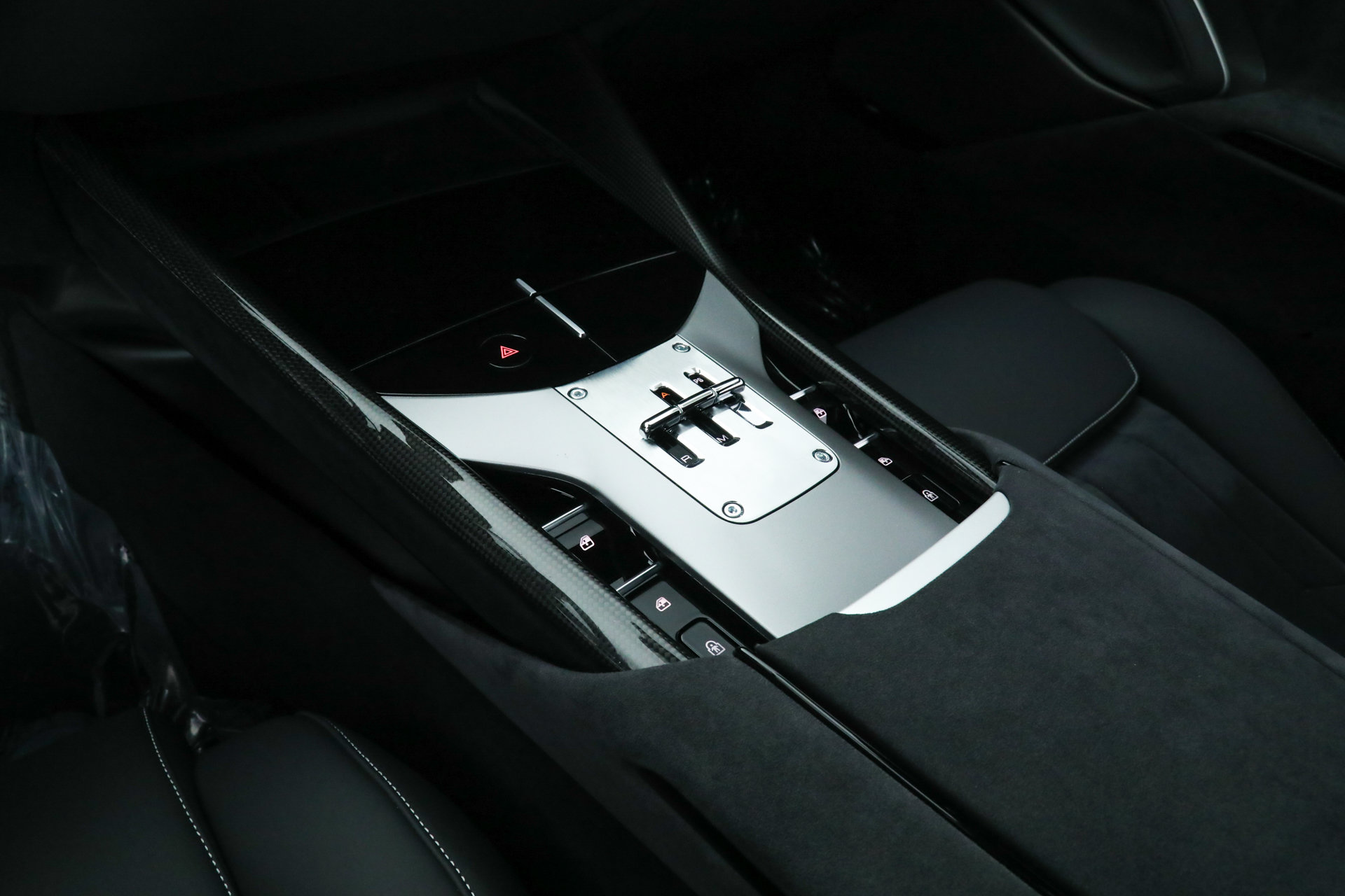Used 2025 Ferrari Purosangue AWD/4WD image 34